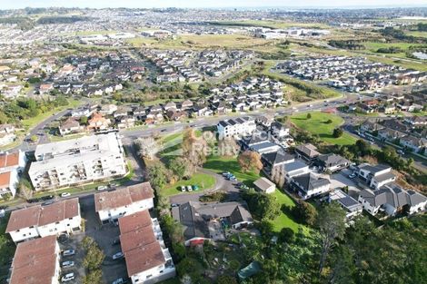 Photo of property in 122 Stancombe Road, Flat Bush, Auckland, 2016