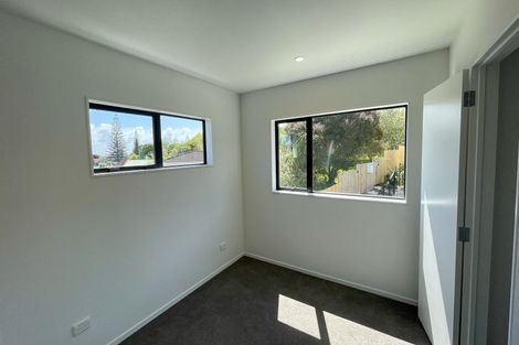 Photo of property in 1/7 South Pacific Place, Henderson, Auckland, 0612