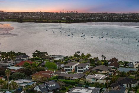 Photo of property in 16 Clyside Avenue, Half Moon Bay, Auckland, 2012