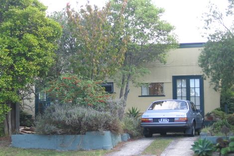 Photo of property in 2/39 Stottholm Road, Titirangi, Auckland, 0604