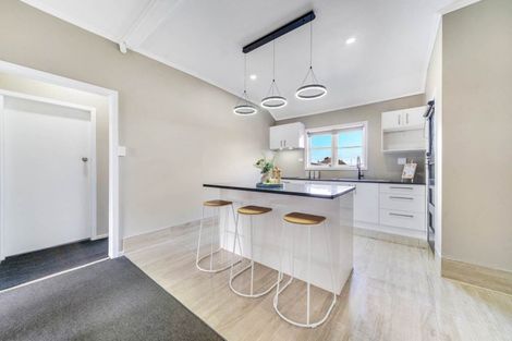 Photo of property in 35 Seddon Avenue, Papatoetoe, Auckland, 2104