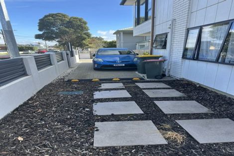 Photo of property in 216a Bucklands Road, Bucklands Beach, Auckland, 2012