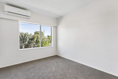 Photo of property in 1/40 Lake Road, Narrow Neck, Auckland, 0624