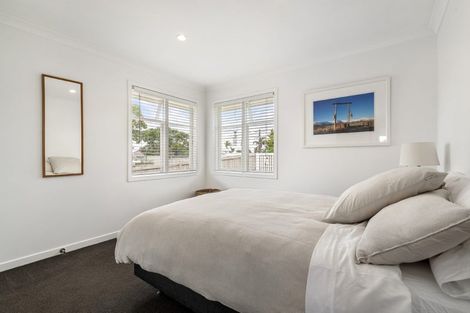 Photo of property in 4/37 Onewa Road, Northcote, Auckland, 0627