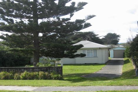Photo of property in 100 Rua Avenue, Waitarere Beach, Levin, 5510