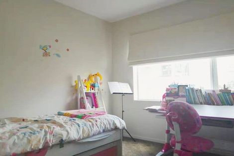 Photo of property in 76 Kyle Road, Greenhithe, Auckland, 0632