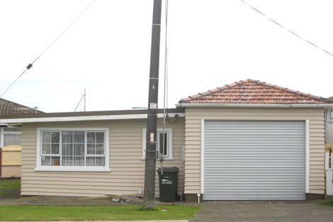 Photo of property in 1a Paritutu Road, Spotswood, New Plymouth, 4310