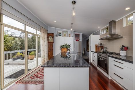 Photo of property in Apple Bnb, 3 Kaipatiki Rise, Haruru, 0204