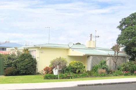 Photo of property in 52 Goods Road, Otumoetai, Tauranga, 3110