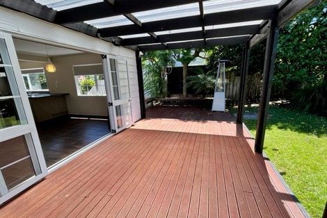Photo of property in 2/34 Sandgate Avenue, Botany Downs, Auckland, 2010