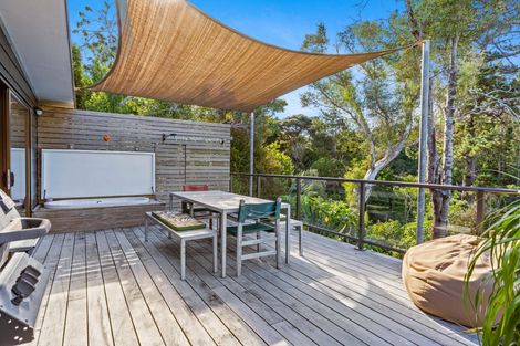 Photo of property in 9 Ferndale Avenue, Leigh, 0985