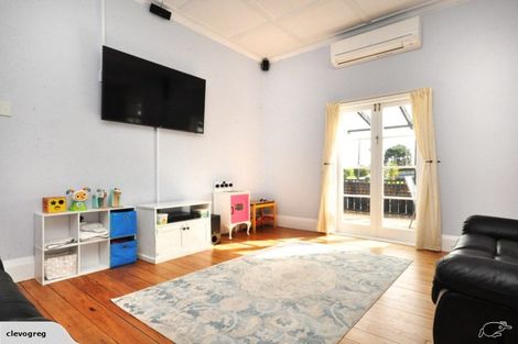 Photo of property in 23 View Road, Waiuku, 2123