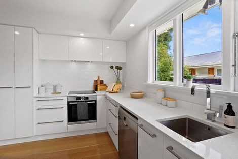 Photo of property in 98 Hamilton Avenue, Ilam, Christchurch, 8041