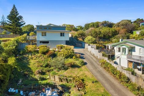Photo of property in 7 View Road, Titahi Bay, Porirua, 5022