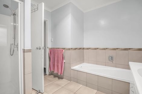 Photo of property in 54 Magic Way, Randwick Park, Auckland, 2105