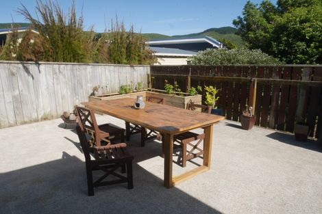 Photo of property in 12a Ryan Grove, Tawa, Wellington, 5028