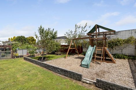 Photo of property in 6 Kahikatea Street, Inglewood, 4330