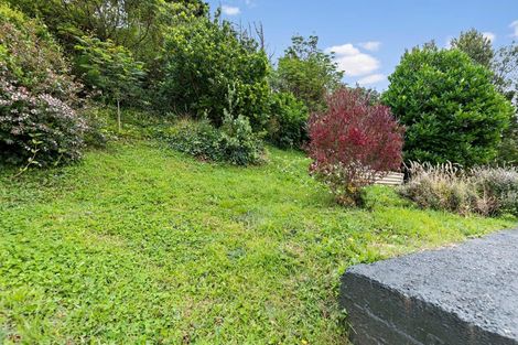 Photo of property in 36 Miles Crescent, Newlands, Wellington, 6037