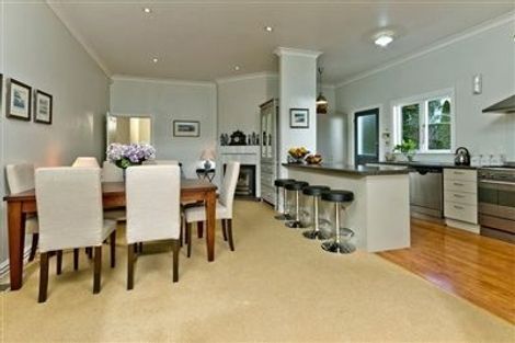 Photo of property in 13 Eastvale Close, Greenhithe, Auckland, 0632