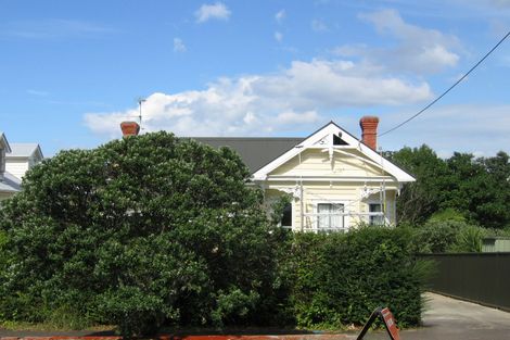 Photo of property in 2 William Bond Street, Stanley Point, Auckland, 0624