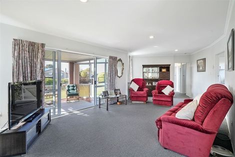 Photo of property in 2 Whelan Place, Hei Hei, Christchurch, 8042