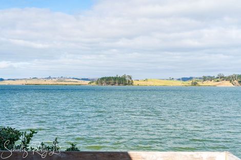 Photo of property in 1 Rigby Street, Whakapirau, 0583