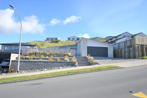 Photo of property in 114 Amesbury Drive, Churton Park, Wellington, 6037