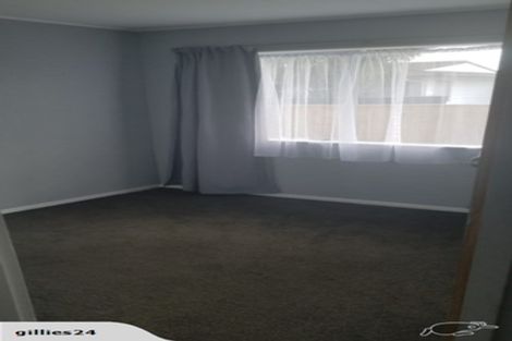 Photo of property in 18 Cumberland Place, Kelvin Grove, Palmerston North, 4414