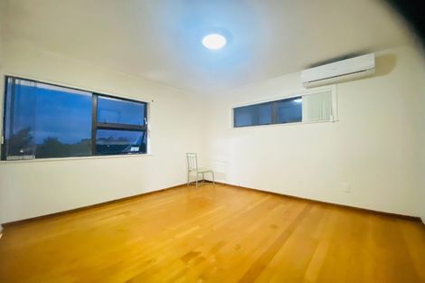 Photo of property in 65 Divich Avenue, Te Atatu South, Auckland, 0610