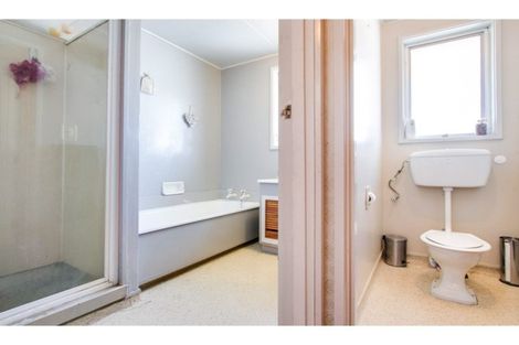 Photo of property in 68 Middle Road, Havelock North, 4130