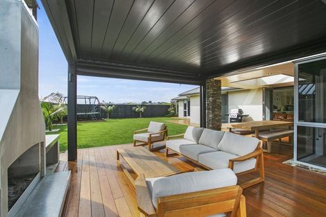 Photo of property in 12 Gleneagles Way, Waiwhakaiho, New Plymouth, 4312