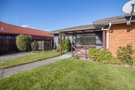 Photo of property in 83 Middlepark Road, Sockburn, Christchurch, 8042