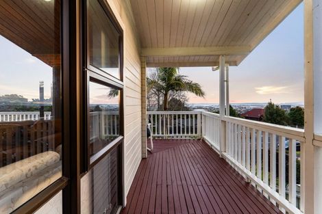 Photo of property in 20 Goodwood Drive, Goodwood Heights, Auckland, 2105