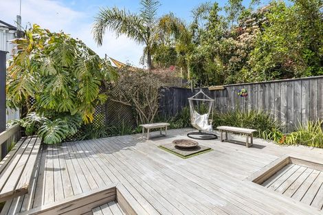 Photo of property in 1/283 East Coast Road, Mairangi Bay, Auckland, 0630