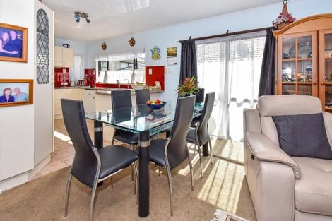 Photo of property in 5a Trimmer Terrace, Papatoetoe, Auckland, 2025