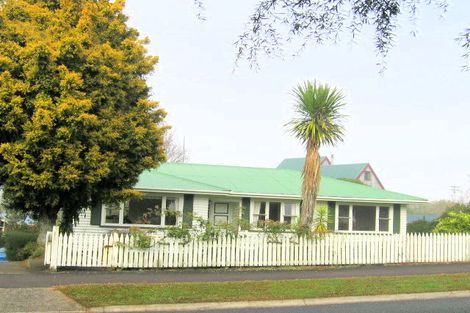 Photo of property in 2 Mccracken Avenue, Hillcrest, Hamilton, 3216