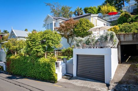 Photo of property in 6 Cameron Road, Bluff Hill, Napier, 4110