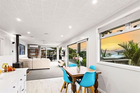 Photo of property in 84 Waitea Road, Muriwai, Waimauku, 0881