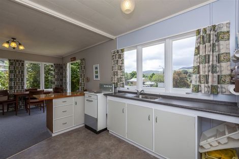 Photo of property in 21 Renown Road, Raumati South, Paraparaumu, 5032