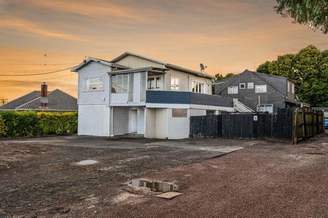 Photo of property in 72 Don Buck Road, Massey, Auckland, 0614