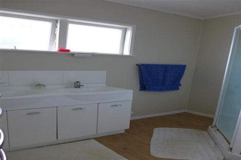 Photo of property in 10 Titoki Avenue, Mangere Bridge, Auckland, 2022