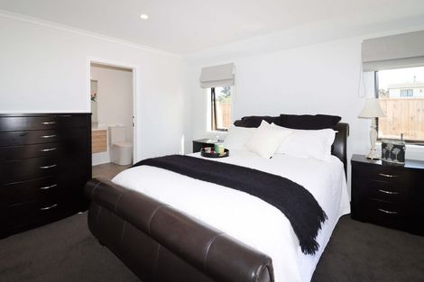 Photo of property in 13 Madison Street, Carterton, 5713