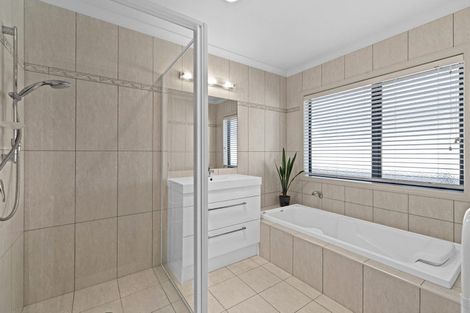 Photo of property in 21 Pinotage Drive, Greenmeadows, Napier, 4112