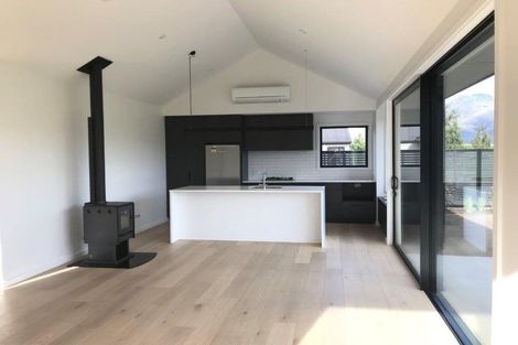 Photo of property in 5 Kotuku Lane, Jacks Point, Queenstown, 9371