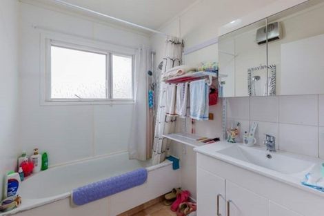 Photo of property in 2/37 Stredwick Drive, Torbay, Auckland, 0630