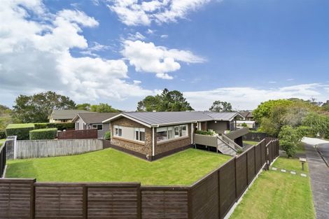 Photo of property in 8 Riviera Place, Hauraki, Auckland, 0622