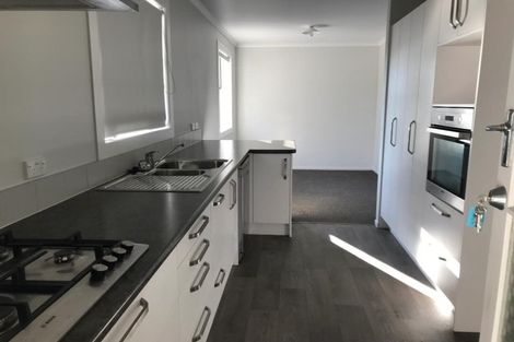 Photo of property in 50 Pulham Crescent, Queenwood, Hamilton, 3210