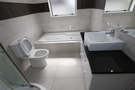 Photo of property in 6 Lucca Crescent, Flat Bush, Auckland, 2019