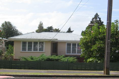 Photo of property in 37 St Leonards Road, Kelston, Auckland, 0602