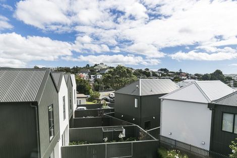 Photo of property in 11/6 Oswald Crescent, Paparangi, Wellington, 6037